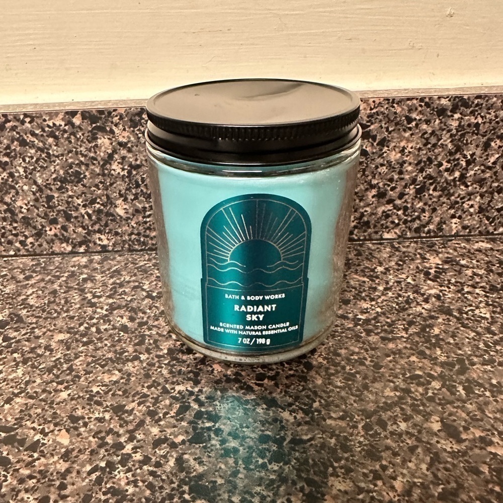 Bath and Body Works Single Wick Candle